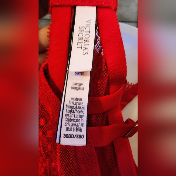 victoriabSecret Elegant Red Lace Bralette - Picture 3 of 16